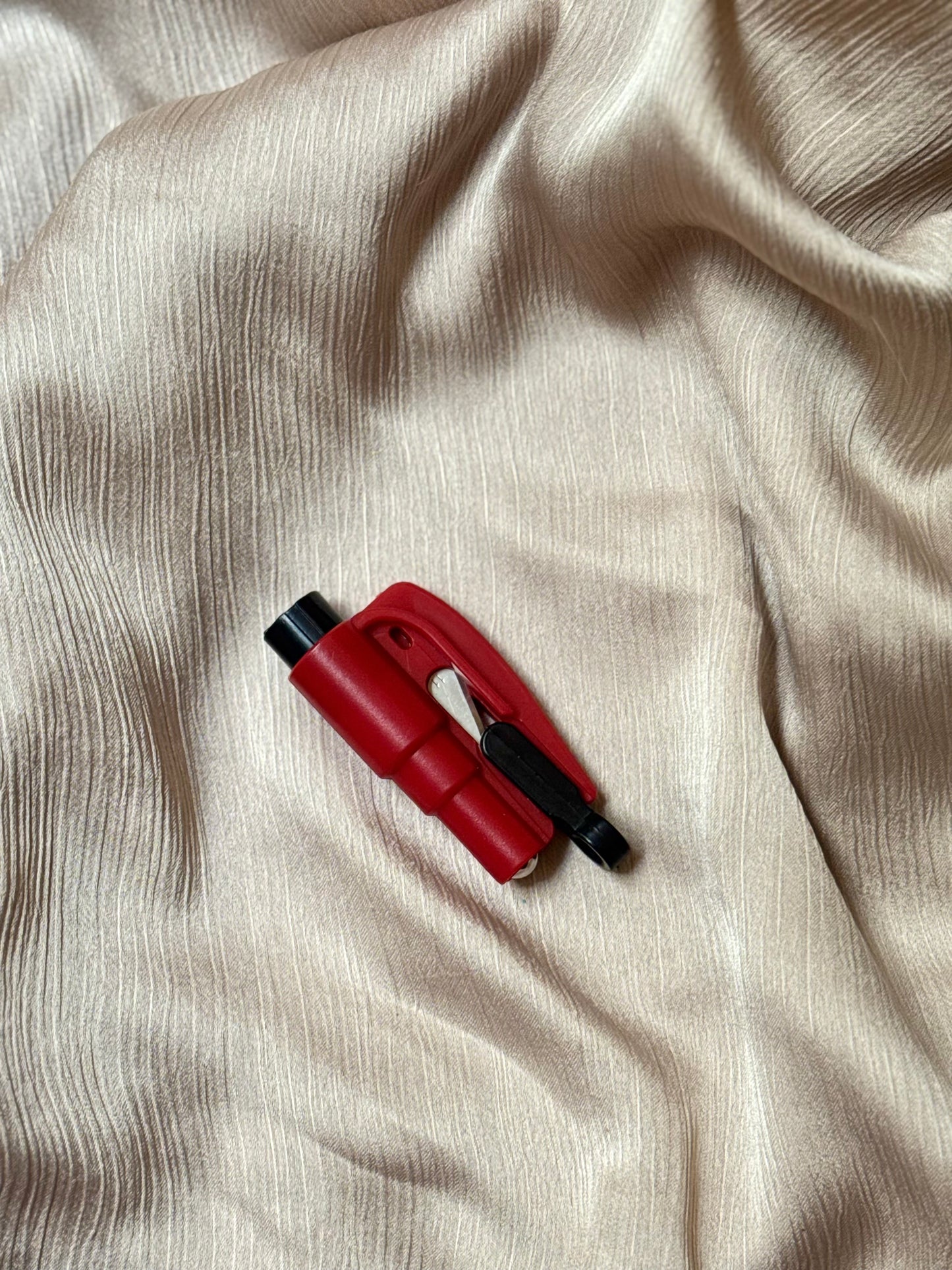 Emergency Seatbelt Cutter & Window Breaker โ Life-Saving Escape Tool